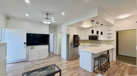 509 University Ave #103, Honolulu, HI 96826