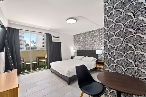 2463 Kuhio Ave #405, Honolulu, HI 96815
