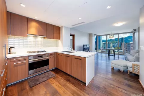 1555 Kapiolani Blvd #1611, Honolulu, HI 96814