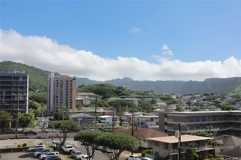 1226 Alexander St #607, Honolulu, HI 96826