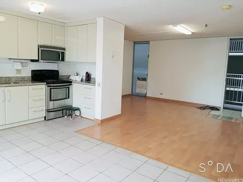 1226 Alexander St #607, Honolulu, HI 96826
