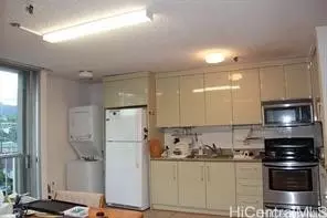 1226 Alexander St #607, Honolulu, HI 96826