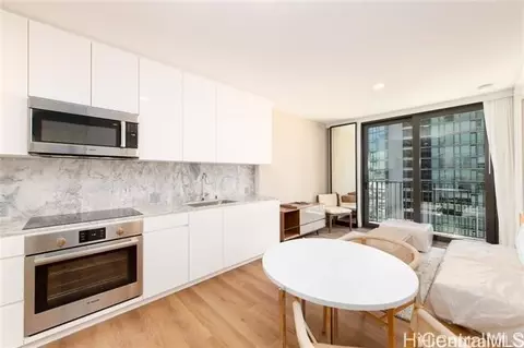 987 Queen St #906, Honolulu, HI 96814