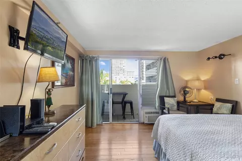 2450 Prince Edward St #505A, Honolulu, HI 96815