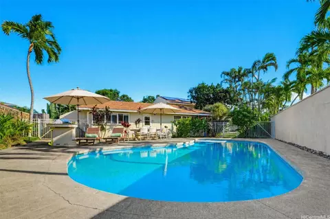 676 Mokapu Rd, Kailua, HI 96734