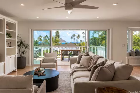 1342 Mokolea Dr, Kailua, HI 96734