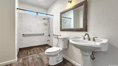 816 Lopez Ln, Honolulu, HI 96817
