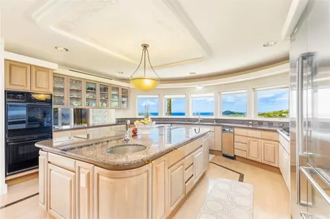 Kitchen - 509 Moaniala St, Honolulu, HI 96821 photo 1 of 1