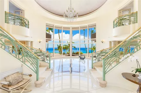 Entry Way - 509 Moaniala St, Honolulu, HI 96821 photo 1 of 2