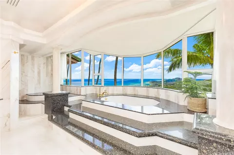 Bath - 509 Moaniala St, Honolulu, HI 96821 photo 3 of 3