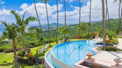 Exterior - 509 Moaniala St, Honolulu, HI 96821 photo 3 of 4