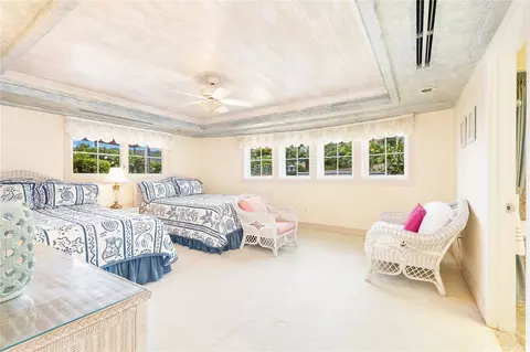 Bedroom - 509 Moaniala St, Honolulu, HI 96821 photo 3 of 6