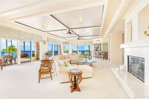 Living - 509 Moaniala St, Honolulu, HI 96821 photo 1 of 1