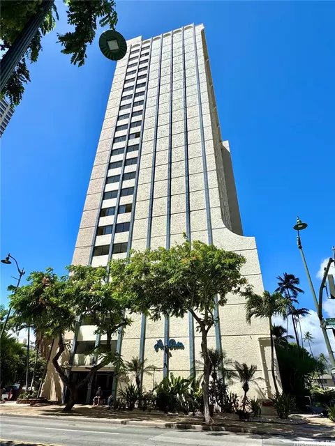 2092 Kuhio Ave #1105, Honolulu, HI 96815