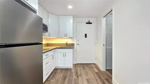 1560 Kanunu St #1414, Honolulu, HI 96814