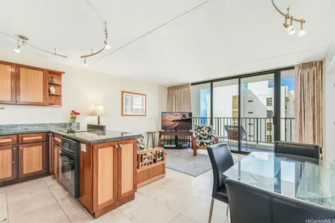201 Ohua Ave #T2-3602, Honolulu, HI 96815