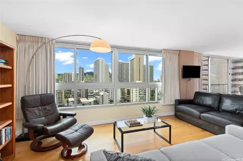 2421 Tusitala St #1704, Honolulu, HI 96815