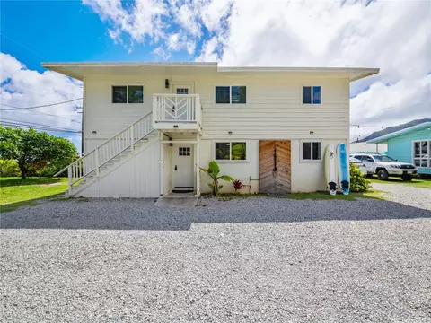 53-910 Kamehameha Hwy #A/B, Hauula, HI 96717