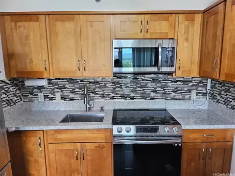 94-979 Kauolu Pl #1002, Waipahu, HI 96797