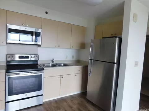 94-302 Paiwa St #807, Waipahu, HI 96797