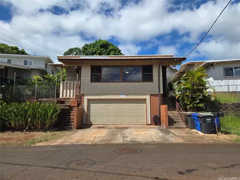 1470 Hoohaku St, Pearl City, HI 96782