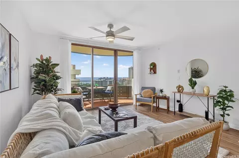 421 Olohana St #2004, Honolulu, HI 96815