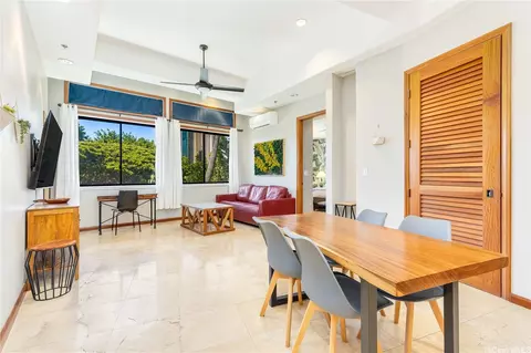 2045 Kalakaua Ave #M300, Honolulu, HI 96815