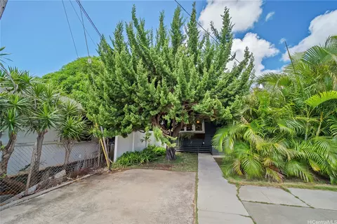734 10th Ave #B, Honolulu, HI 96816