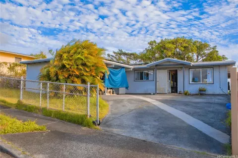 2429 Komo Mai Dr, Pearl City, HI 96782