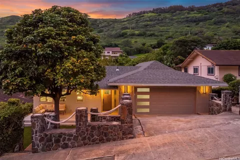 950 Hahaione St, Honolulu, HI 96825