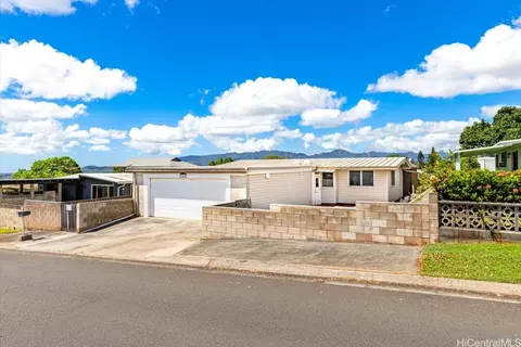 2040 Komo Mai Dr, Pearl City, HI 96782