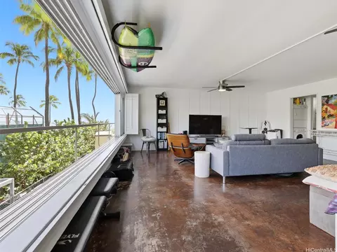 2895 Kalakaua Ave #207, Honolulu, HI 96815