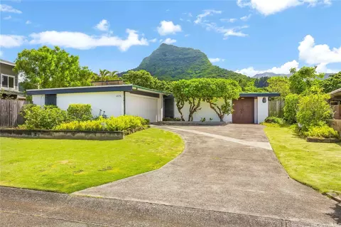 1575 Ulupii St, Kailua, HI 96734