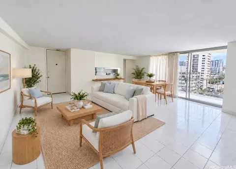 222 Liliuokalani Ave #1303, Honolulu, HI 96815