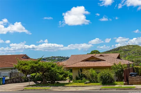 1370 Ala Puumalu St, Honolulu, HI 96818