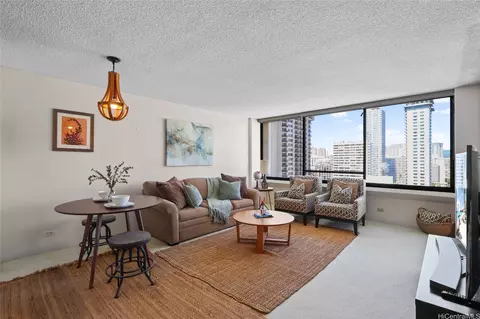 430 Lewers St #1701, Honolulu, HI 96815