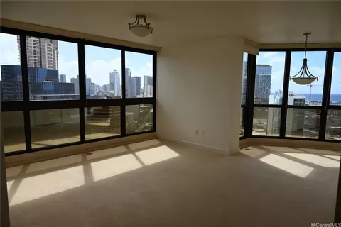 600 Queen St #1911, Honolulu, HI 96813
