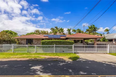636 Kaiemi St #A, Kailua, HI 96734