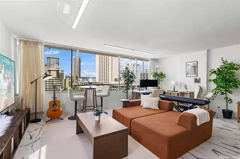 435 Seaside Ave #1102, Honolulu, HI 96815