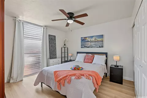3033 Ala Napuaa Pl #401, Honolulu, HI 96818