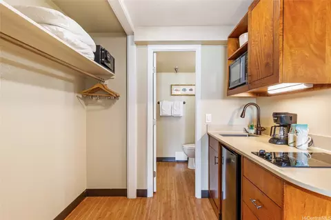 2425 Kuhio Ave #705, Honolulu, HI 96815 photo 5