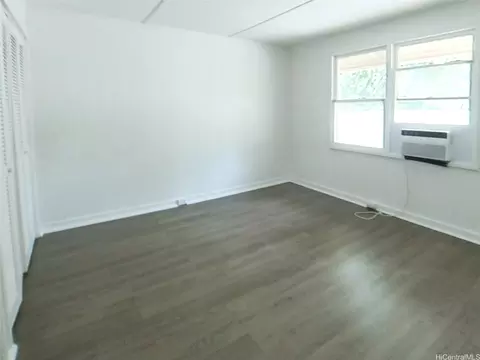 Living - 132 Kuliouou Rd, Honolulu, HI 96821 photo 5 of 6