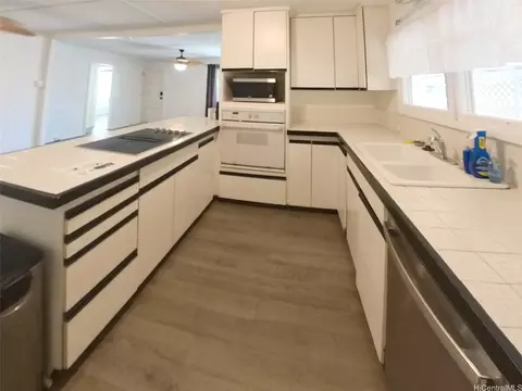 Kitchen - 132 Kuliouou Rd, Honolulu, HI 96821 photo 1 of 1