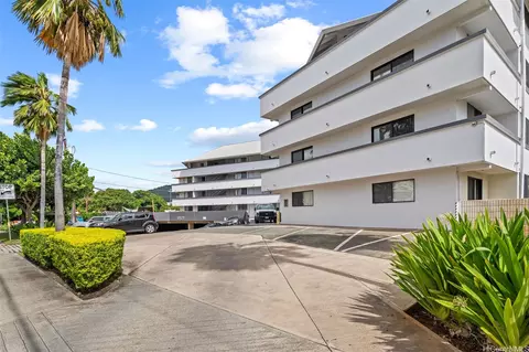 2860 Waialae Ave #211, Honolulu, HI 96826