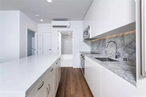 987 Queen St #2104, Honolulu, HI 96814