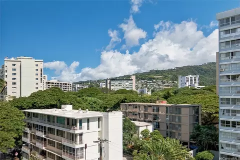 1617 Clark St #703, Honolulu, HI 96822