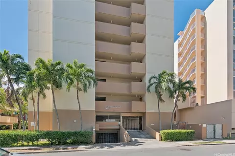 1617 Clark St #703, Honolulu, HI 96822