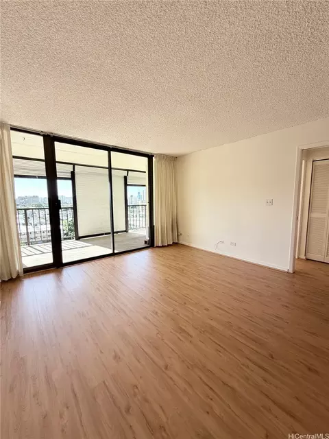 1201 Wilder Ave #801, Honolulu, HI 96822