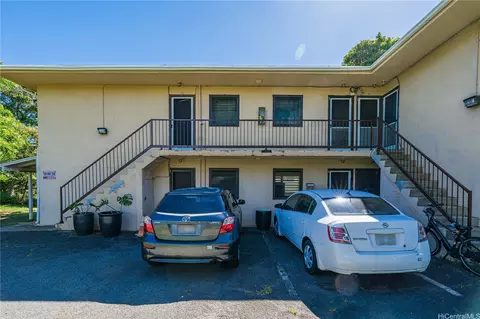 2902 Varsity Cir, Honolulu, HI 96826