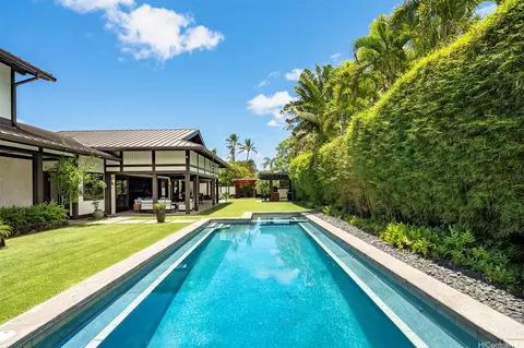 1011 Mokulua Dr, Kailua, HI 96734